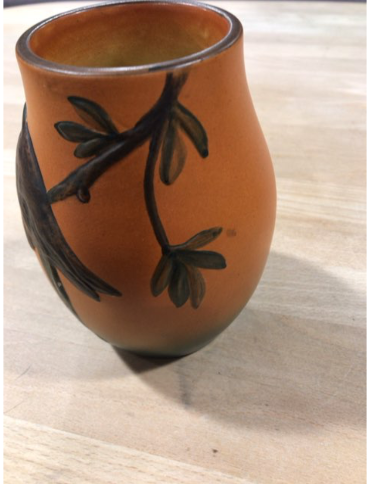 Ipsen vase med papagøje